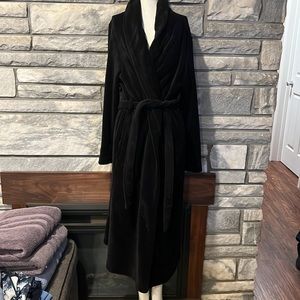 Simply Basic Black Sleepwear Robe Size M